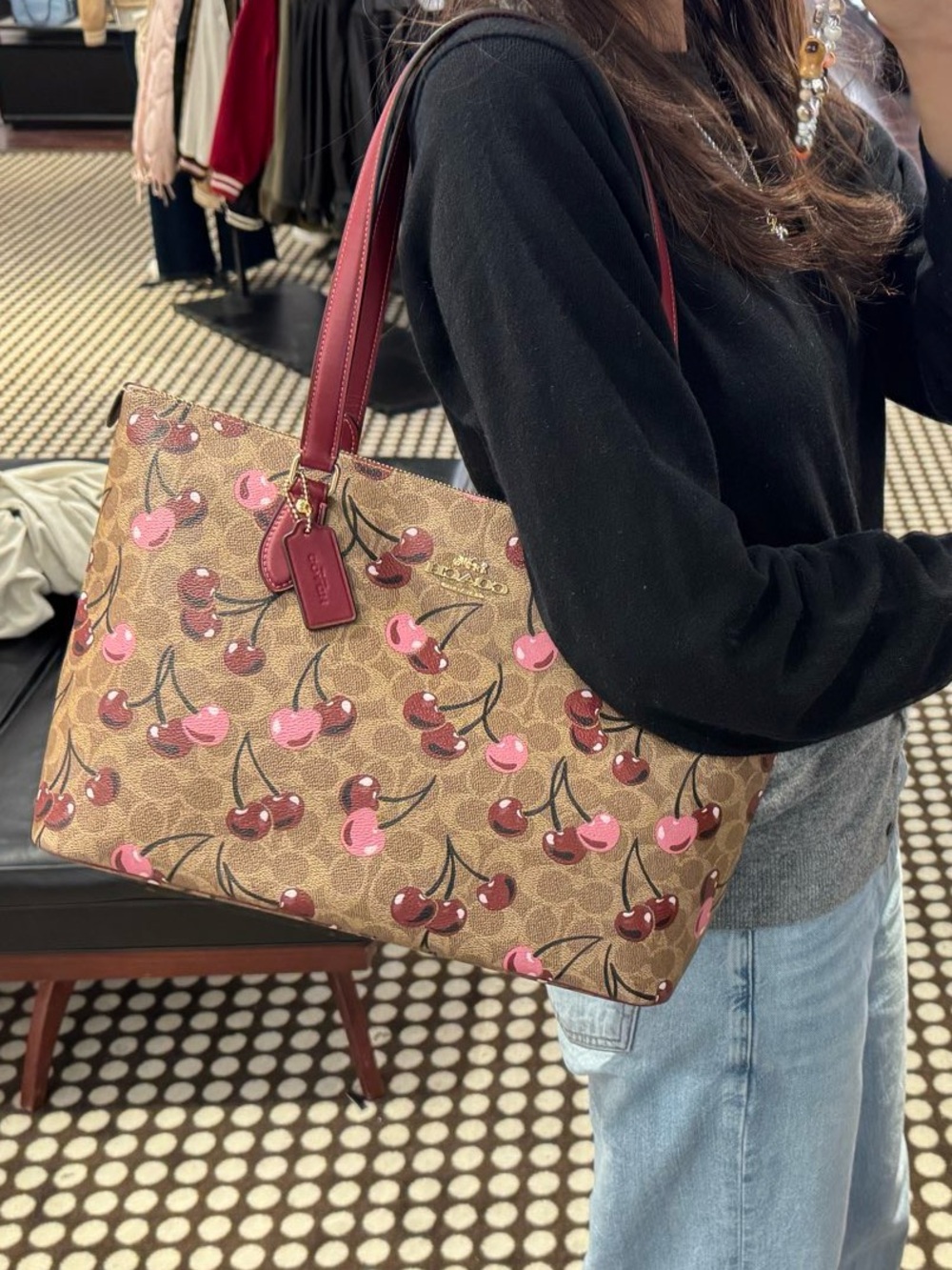 COACH CAA71 Gallery Tote Bag In Signature Canvas With Cherry print - Picture 6 of 7